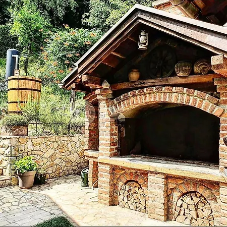 House - Casa Rustica באניה לוקה