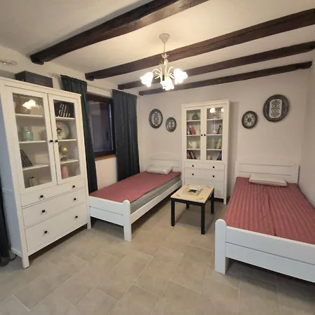 House - Casa Rustica בית נופש באניה לוקה